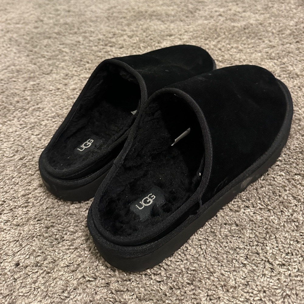 Men’s UGG slippers